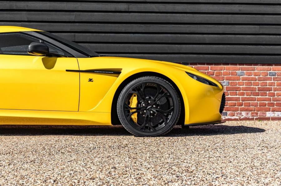 Детали экстерьера Aston Martin V12 Zagato (009) 2013 года  (фото 23 из 58)
